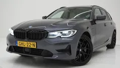 Grijs Gebruikt 2020 BMW 330 Executive Stationwagen | € 29.840 (Eerlijke prijs)