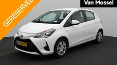 Wit Gebruikt 2020 Toyota Yaris Hybrid Active Hatchback | € 17.900 (Eerlijke prijs)