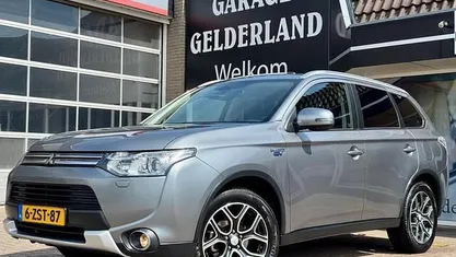 Occasion Mitsubishi Outlander Instyle 121 PK (88 kW) 2015 Grijs SUV