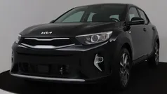 Zwart metallic Gebruikt 2024 Kia Stonic Comfort SUV | € 23.950 (Eerlijke prijs)