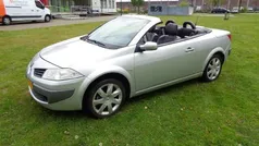 Grijs, metallic lak Gebruikt 2007 Renault Mégane Cabriolet Cabriolet | € 2.250 (Eerlijke prijs)