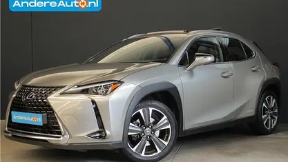 Grijs Occasion 2020 Lexus UX 250h Executive Line SUV | € 31.595 (Eerlijke prijs)