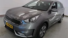 Grijs, metallic lak Gebruikt 2018 Kia Niro SUV | € 17.950 (Goede deal)