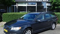 Grijs, metallic lak Gebruikt 2010 Volvo V70 Stationwagen | € 8.950 (Eerlijke prijs)
