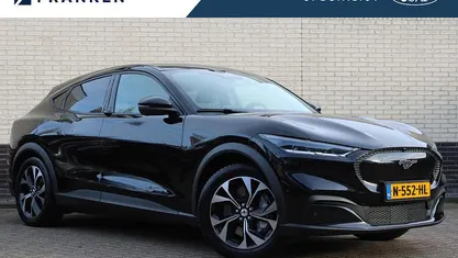 Zwart Gebruikt 2021 Ford Mustang Mach-E SUV | € 24.495 (Eerlijke prijs)