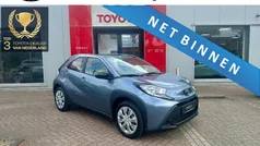 Gebruikt 2025 Toyota Aygo Play Hatchback | € 22.345 (Eerlijke prijs)