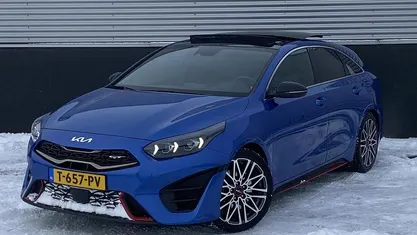 Blue flame metallic (b3l) Occasion 2022 Kia ProCeed GT Stationwagen | € 32.900 (Eerlijke prijs)