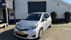 Grijs Gebruikt 2013 Toyota Yaris Hatchback | € 7.999 (Eerlijke prijs)