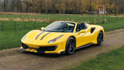 Geel Occasion 2019 Ferrari 488 Cabriolet | € 695.000