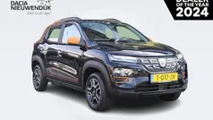 Astraal zwart gnq Gebruikt 2023 Dacia Spring Comfort Plus Hatchback | € 11.995 (Eerlijke prijs)