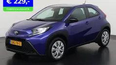 Blauw Gebruikt 2024 Toyota Aygo Play Hatchback | € 18.495 (Eerlijke prijs)