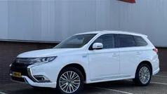 Wit Gebruikt 2020 Mitsubishi Outlander Intense SUV | € 25.249 (Eerlijke prijs)