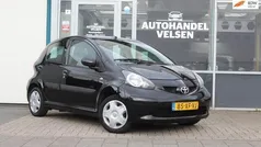 Zwart Gebruikt 2007 Toyota Aygo Hatchback | € 2.995 (Eerlijke prijs)