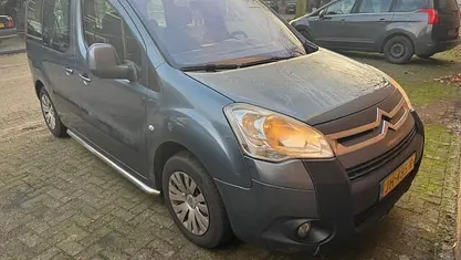 Grijs Gebruikt 2011 Citroën Berlingo MPV | € 4.500 (Goede deal)