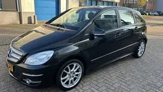 Zwart (metallic) Gebruikt 2010 Mercedes B160 MPV | € 5.995 (Eerlijke prijs)