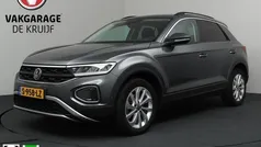 Grijs Gebruikt 2022 VW T-Roc Business SUV | € 28.900 (Eerlijke prijs)