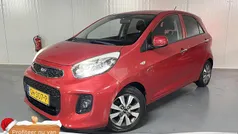 Signal red metallic (beg) Gebruikt 2015 Kia Picanto First Edition Hatchback | € 6.950 (Eerlijke prijs)