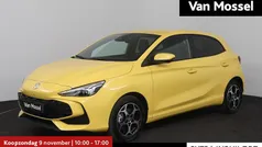 Geel Nieuw 2025 MG MG3 Luxury Hatchback | € 25.600 (Eerlijke prijs)