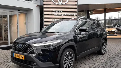 Zwart Gebruikt 2022 Toyota Corolla Cross Edition SUV | € 30.400 (Eerlijke prijs)