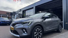 Grijs, metallic lak Gebruikt 2024 Renault Captur Techno SUV | € 27.895 (Eerlijke prijs)
