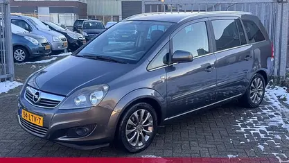 Gebruikt 2010 Opel Zafira Edition MPV | € 3.490 (Eerlijke prijs)