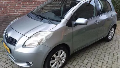 Grijs Gebruikt 2008 Toyota Yaris Executive Hatchback | € 2.999 (Goede deal)