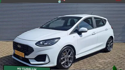 Wit, metallic lak Gebruikt 2023 Ford Fiesta ST-Line Hatchback | € 18.995 (Eerlijke prijs)