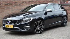 Zwart, metallic lak Gebruikt 2014 Volvo V60 R-Design Stationwagen | € 16.949 (Eerlijke prijs)