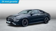 Zwart Gebruikt 2024 Mercedes CLA180 AMG line Sedan | € 39.950 (Eerlijke prijs)