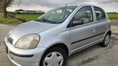 Grijs (metallic) Gebruikt 2000 Toyota Yaris Sol Hatchback | € 2.450 (Eerlijke prijs)