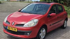 Rood Gebruikt 2007 Renault Clio II Exception Hatchback | € 1.499 (Goede deal)