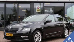 Zwart Occasion 2020 Skoda Octavia Business Line Hatchback | € 17.950 (Eerlijke prijs)