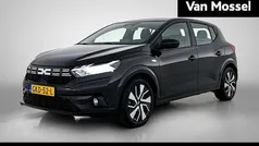 Zwart Gebruikt 2024 Dacia Sandero Expression Hatchback | € 19.435 (Eerlijke prijs)