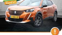Oranje Gebruikt 2023 Peugeot e-2008 Style SUV | € 20.880 (Eerlijke prijs)
