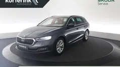 Grijs Gebruikt 2021 Skoda Octavia Business Line Stationwagen | € 22.950 (Eerlijke prijs)