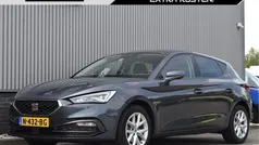 Grijs Gebruikt 2020 Seat Leon Style Hatchback | € 15.950 (Eerlijke prijs)