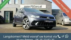 Grijs, metallic lak Gebruikt 2022 VW Polo R-line Hatchback | € 23.988 (Eerlijke prijs)
