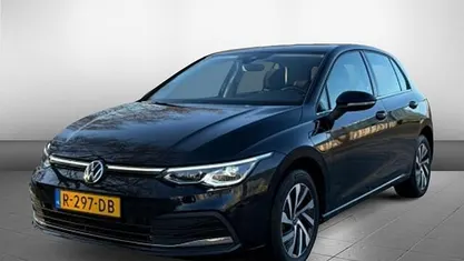 Occasion 2022 VW Golf VIII Hatchback | € 21.999 (Goede deal)