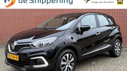 Zwart Occasion 2017 Renault Captur Zen SUV | € 11.745 (Eerlijke prijs)