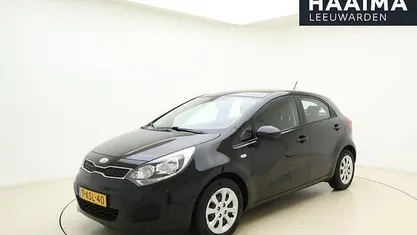 Zwart Occasion 2014 Kia Rio Comfort Hatchback | € 7.450 (Eerlijke prijs)