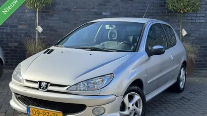 Occasion Peugeot 206 Quiksilver 88 PK (64 kW) 2005 Grijs Hatchback