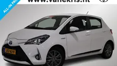 Gebruikt 2017 Toyota Yaris Hybrid Hatchback | € 14.999 (Eerlijke prijs)