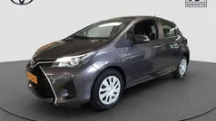 Grijs Gebruikt 2015 Toyota Yaris Hybrid Hatchback | € 14.495 (Eerlijke prijs)