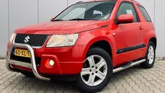 Rood Gebruikt 2007 Suzuki Grand Vitara Exclusive SUV | € 4.999 (Eerlijke prijs)