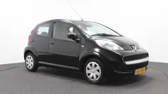 Zwart Gebruikt 2011 Peugeot 107 Hatchback | € 4.250 (Eerlijke prijs)