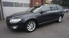 Grijs, metallic lak Gebruikt 2015 Volvo V70 Inscription Stationwagen | € 11.745 (Eerlijke prijs)
