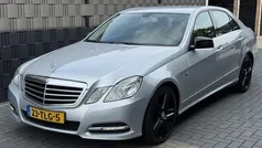 Grijs, metallic lak Gebruikt 2012 Mercedes E200 Sedan | € 9.450 (Eerlijke prijs)
