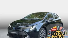 Zwart Gebruikt 2023 Toyota Corolla Executive Hatchback | € 27.845 (Eerlijke prijs)