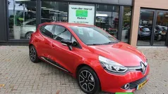 Rood Gebruikt 2016 Renault Clio IV Expression Hatchback | € 6.950 (Eerlijke prijs)