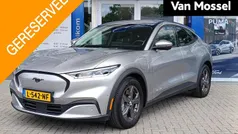Grijs, metallic lak Gebruikt 2021 Ford Mustang Mach-E SUV | € 28.845 (Eerlijke prijs)